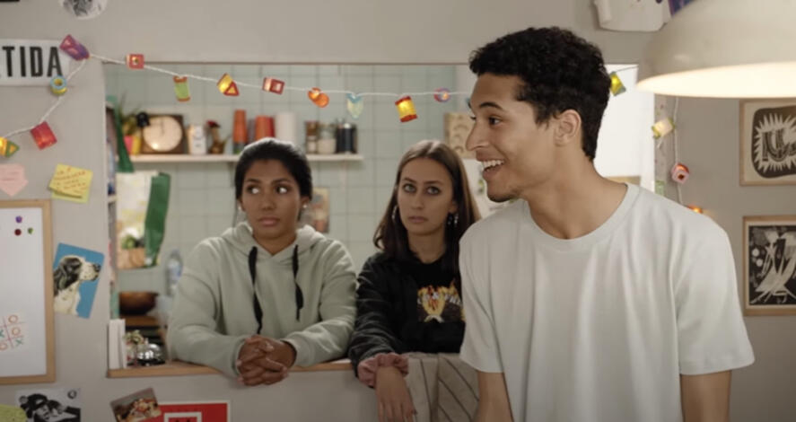 MOODLES I NOODLES | Muntatge